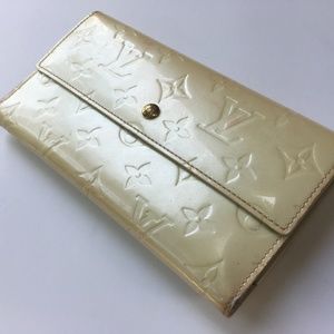 LV Beige Vernis Sarah Patent Leather Wallet